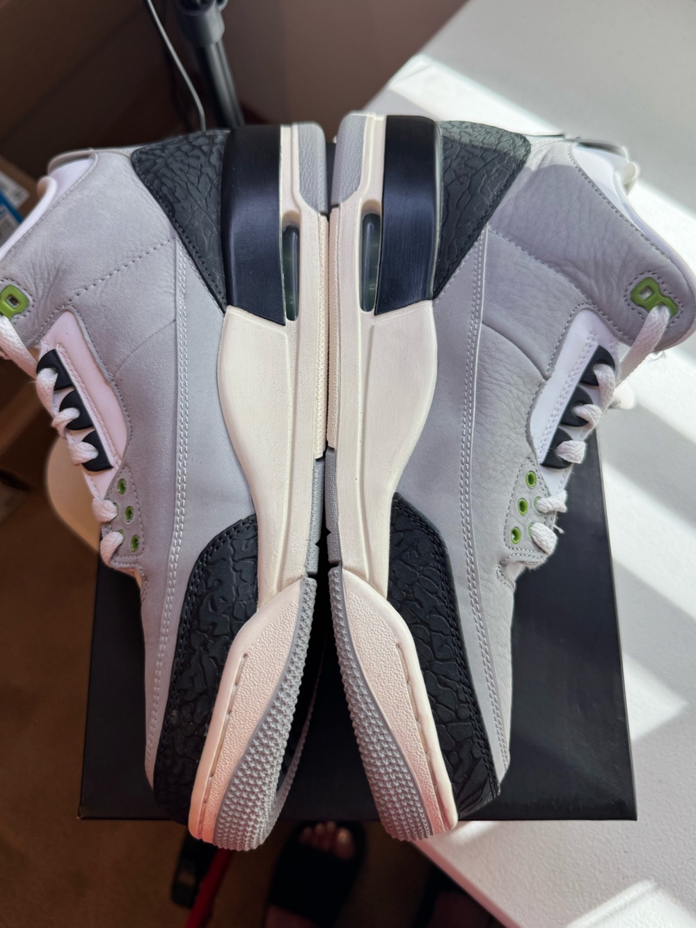 Jordan 3 Retro Chlorophyll - Picture 7 of 8